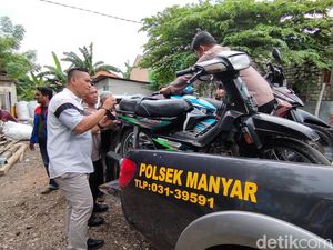 Gudang Penadah Komplotan Maling Motor Berjimat di Gresik Digerebek Gudang Penadah Komplotan Maling Motor Berjimat di Gresik Digerebek