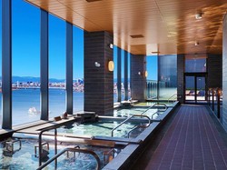 Cuma di Jepang, Ada Onsen di Bandara buat Penumpang Berendam