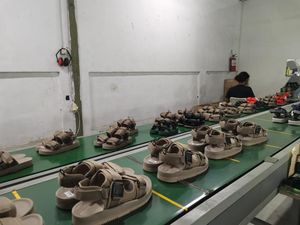 Modal Awal Rp 5 Juta, Produsen Sandal Ini Bisa Cuan Rp 1 Miliar/Bulan Modal Awal Rp 5 Juta, Produsen Sandal Ini Bisa Cuan Rp 1 Miliar/Bulan
