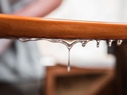 Resin Adalah: Manfaat, Jenis, dan Contoh Penggunaan