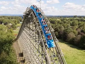 Roller Coaster Terpanjang di Dunia Dibongkar