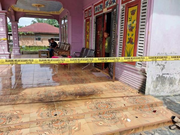 Potret Kerusakan Rumah Kades di Langkat Usai Dilempar Molotov