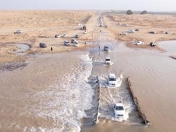 Tanah Gersang Arab Saudi Mendadak Jadi Danau