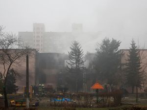 Korban Tewas Heli Jatuh Tewaskan Mendagri Ukraina Jadi 18 Orang Korban Tewas Heli Jatuh Tewaskan Mendagri Ukraina Jadi 18 Orang