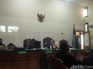 5 Sekawan Dibui 1 Tahun gegara Curi Kabel di Restoran Surabaya