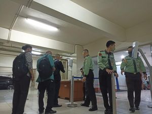 Usai Digeledah KPK, DPRD DKI Jakarta Dijaga Ketat Usai Digeledah KPK, DPRD DKI Jakarta Dijaga Ketat