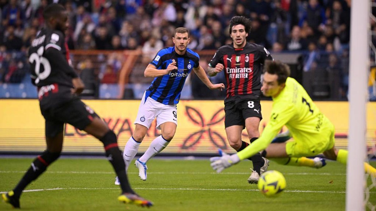 AC Milan kebobolan tiga gol dalam laga Piala Super Italia melawan Inter Milan (Foto: Inter via Getty Images/Mattia Ozbot - Inter)