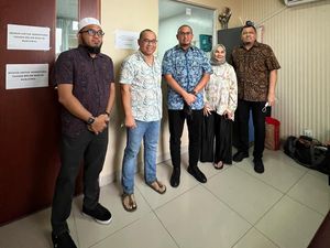 Andre Rosiade: Sumbar Berduka atas Meninggalnya Eks Gubernur Azwar Anas Andre Rosiade: Sumbar Berduka atas Meninggalnya Eks Gubernur Azwar Anas