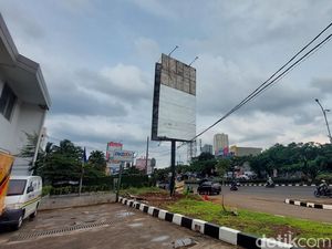 Baliho Viral Terima Kasih Wali Kota Depok atas Underpass Sudah Tak Ada Lagi