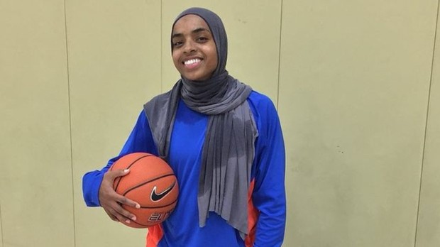 Bilqis Abdul-Qaadir/Foto: Instagram.com/bilqisabdulqaadir Sosok Bilqis Abdul-Qaadir, atlet basket muslimah pertama yang pakai hijab