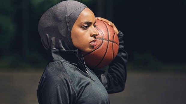 Bilqis Abdul-Qaadir/Foto: Instagram.com/bilqisabdulqaadir Sosok Bilqis Abdul-Qaadir, atlet basket muslimah pertama yang pakai hijab