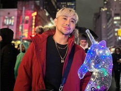 Satu Lagi Cara Caren Delano Menginspirasi Publik Lewat Karya