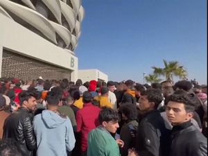 Penonton Berdesakan Usai Pertandingan Sepak Bola di Irak, 2 Tewas Penonton Berdesakan Usai Pertandingan Sepak Bola di Irak, 2 Tewas