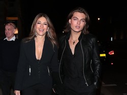 Putra Elizabeth Hurley Garap Adegan Intim Sang Ibu dengan Aktris Lain