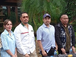 Saking Sayangnya dengan Venna Melinda, Ferry Irawan Bantu Cuci Piring-Nyapu