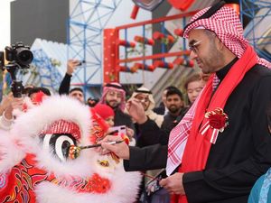 Warga Tionghoa Rayakan Imlek di Arab Saudi: Seperti di China