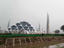 Satpol PP Tangkap Pencopet di Masjid Al Jabbar Bandung!