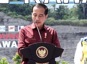Resmikan Bendungan di Sulut, Jokowi Bagi-bagi Sepeda
