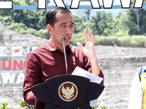 Jokowi Bagikan Sepeda Saat Resmikan Bendungan di Sulut: Siapa Nama Saya?