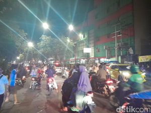 Ada Kebakaran Rumah di Bromo, Jalan AR Hakim Medan Macet