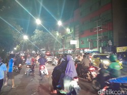 Ada Kebakaran Rumah di Bromo, Jalan AR Hakim Medan Macet
