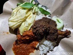 Viral Nasi Minyak Surabaya: Goreng Pakai Lemak Asli Bebek-Rasanya Gurih Banget