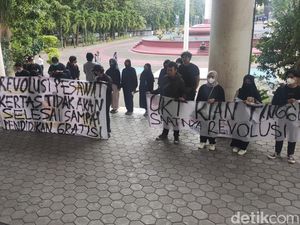 Mahasiswa UNY Demo Tuntut Perbaikan Sistem UKT, Ini Tanggapan Kampus