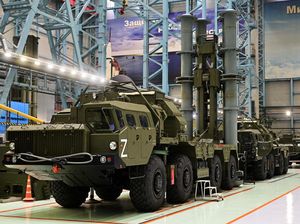 Melihat Jeroan Pabrik Kendaraan Militer Rusia di Obukhov