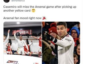 Meme Casemiro Absen Bikin Fans MU Cemas, Arsenal Senang Bukan Kepalang