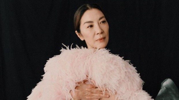Michelle Yeoh menjadi artis berkebangsaan Malaysia pertama yang memenangkan Golden Globe Awards