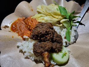 Nikmatnya Bebek Goreng di Surabaya: Ini Rekomendasi Tempat Makannya Nikmatnya Bebek Goreng di Surabaya: Ini Rekomendasi Tempat Makannya