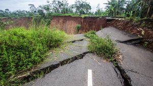 Akses Jalan Ungaran Timur-Mranggen Terputus Gegara Longsor