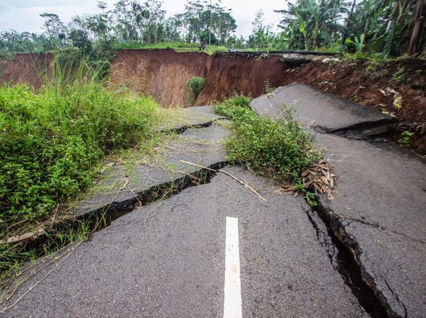 Akses Jalan Ungaran Timur-Mranggen Terputus Gegara Longsor