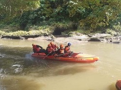 Area Pencarian Anak Panti Asuhan Hanyut di Ciliwung Diperluas 40 Km