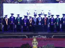 Undiksha Kukuhkan 17 Guru Besar, Targetkan 100 Guru Besar Hingga 2025