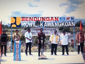 Jokowi Resmikan Bendungan Penahan Banjir Manado Rp 1,9 T Jokowi Resmikan Bendungan Penahan Banjir Manado Rp 1,9 T