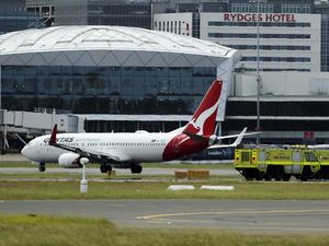 Penerbangan Qantas ke Chile Putar Balik Usai Terbang Selama 4,5 Jam
