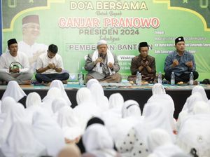 Relawan Santri Dukung Ganjar Beri Bantuan ke Majelis Taklim di Kaltim