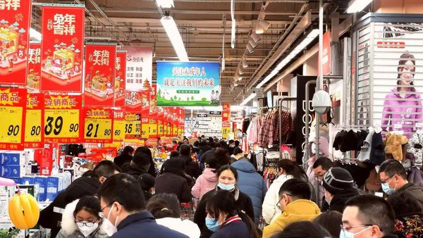 Sambut Imlek, Supermarket di China Diserbu Warga