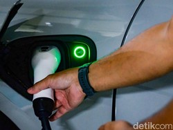 Sabar Ya! Insentif buat Kendaraan Listrik Masih Dihitung Kemenkeu