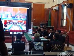 Sidang Tragedi Kanjuruhan, Terkuak Momen Mencekam 5 Menit Jelang Laga Buyar