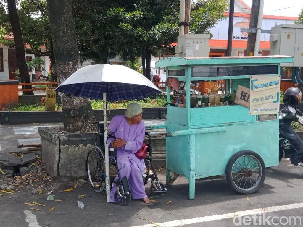 Kisah Nenek Difabel Pengecer BBM Dekat Rumdin Bupati Klaten Tak Dapat Bansos