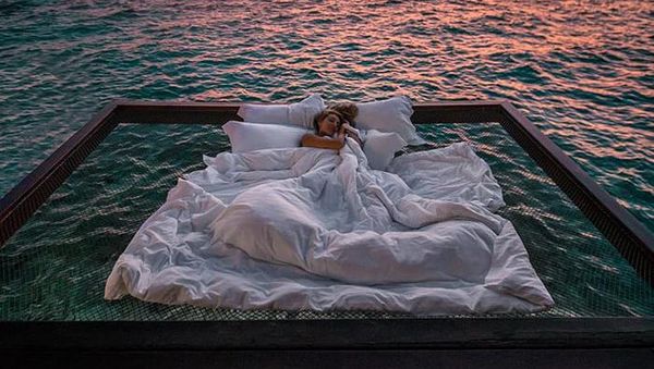 Sudah Pernah Coba Nginap di Atas Laut? di Sini Bisa!