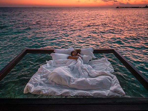 Sudah Pernah Coba Nginap di Atas Laut? di Sini Bisa!