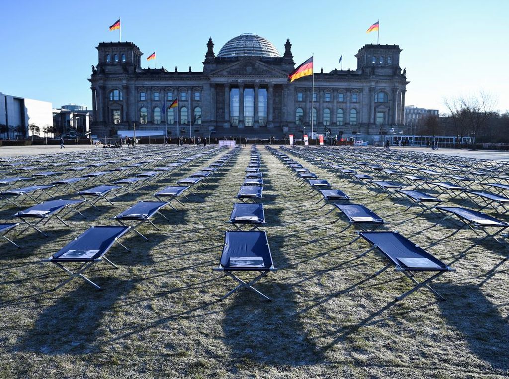 Demo Tak Biasa Penderita Long COVID di Jerman