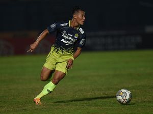 Henhen Herdiana Dipinjamkan ke Dewa United Henhen Herdiana Dipinjamkan ke Dewa United