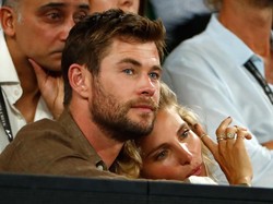 Chris Hemsworth Pamer Video Liburan di Bali, Netizen Salfok: Thor Aja Pakai Helm