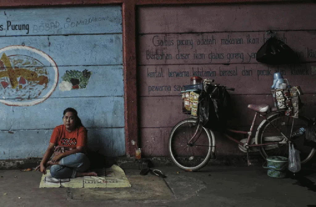Mural Kusam yang Bikin Tembok Jakarta Kumuh Mural Kusam yang Bikin Tembok Jakarta Kumuh