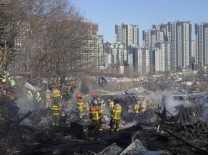 Desa Kumuh di Seoul Kebakaran, Puluhan Rumah Hancur Desa Kumuh di Seoul Kebakaran, Puluhan Rumah Hancur