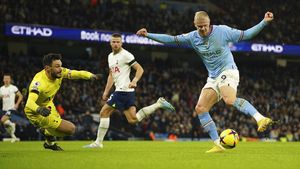 Epic Comeback! Manchester City Hempaskan Tottenham 4-2